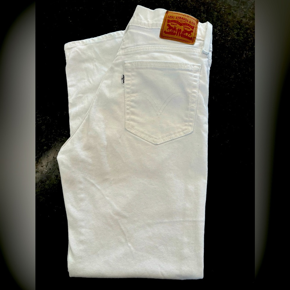 Levi’s Wedgie Straight white jeans size 28